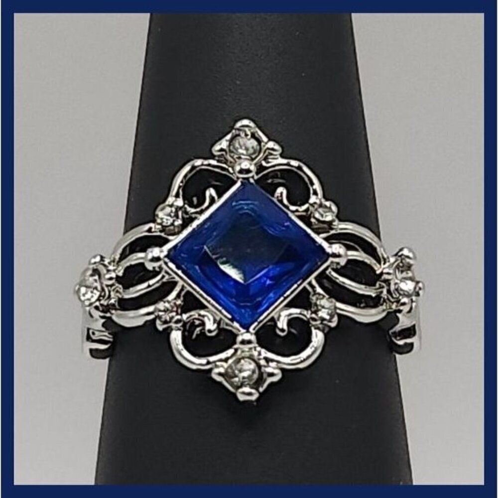 2/$15 Vintage-Inspired‎ Blue Crystal Filigree Ring Size 6